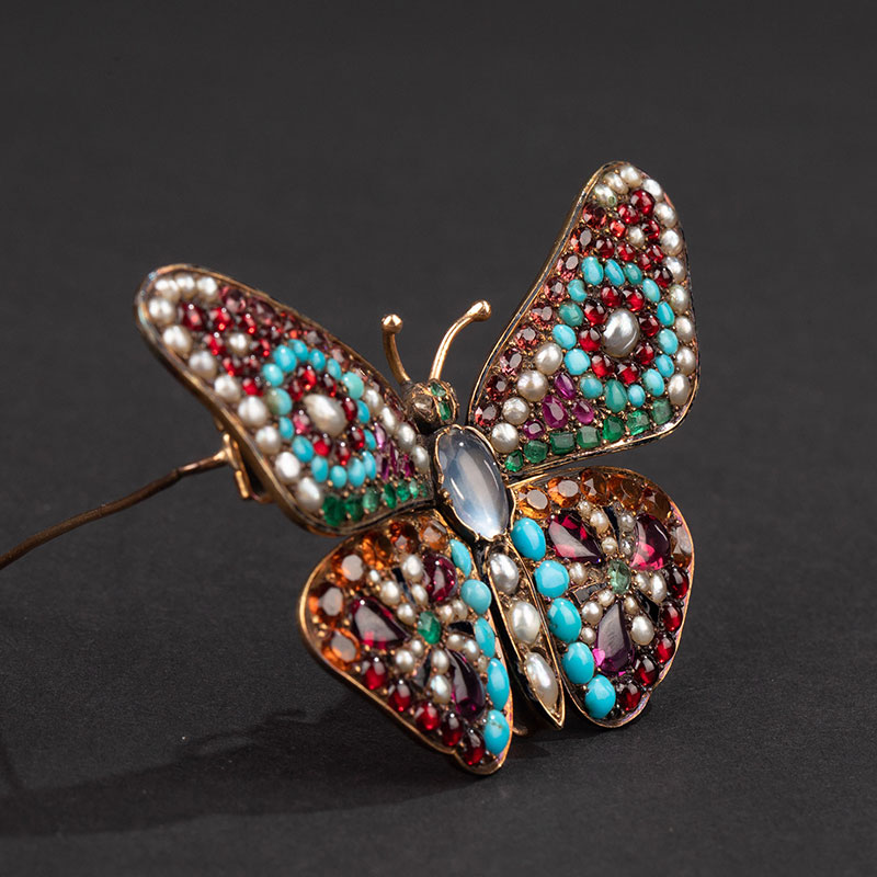 独角鹿西洋古董1890年代英国出品蝴蝶造型18K黄金镶嵌多宝石及天然海水珍珠胸针