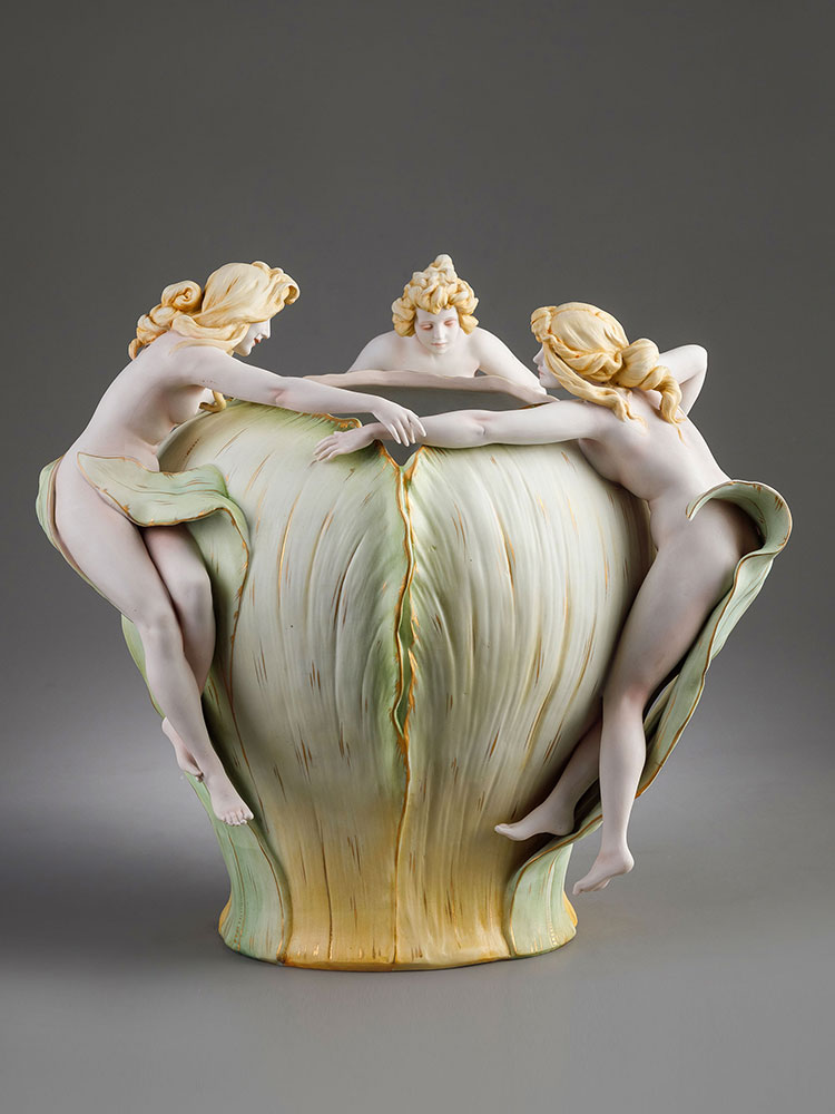 独角鹿西洋古董1894-1900年代德国出品新艺术风格少女主题陶瓷花瓶摆件